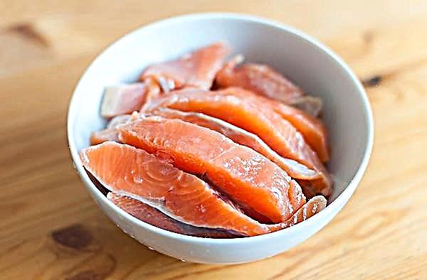 How to salt salmon whole at home, tasty and fast
