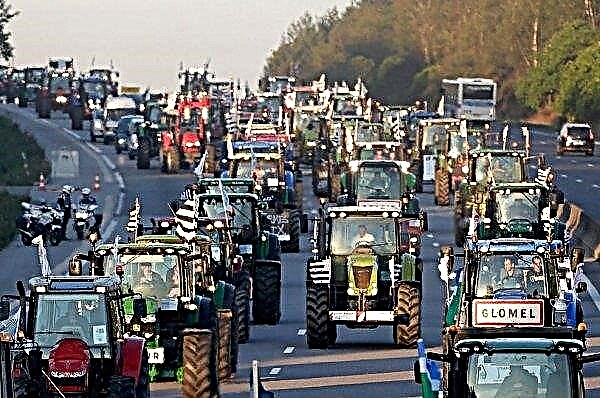 In England, a charity Tractor Drive