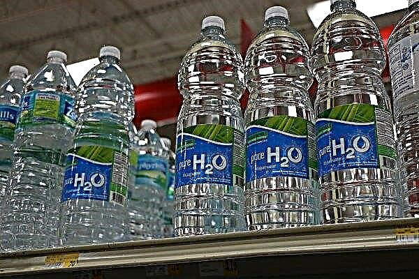 Wasser in Plastikbehältern kann gefährlich sein. Wie man gutes Wasser wählt