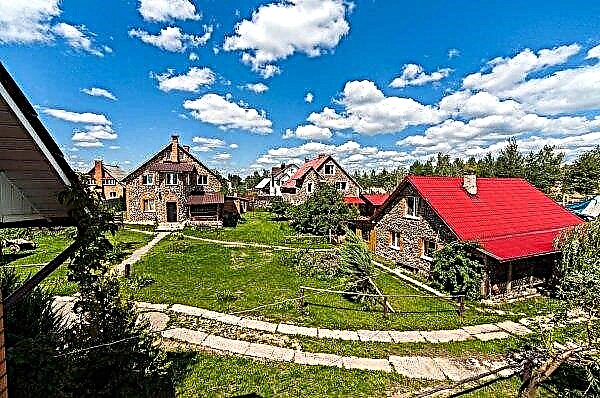 Rivne farmer arranges a farmstead for tourists