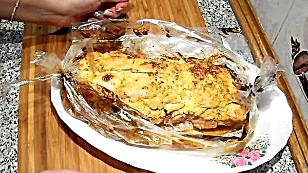 Comment faire cuire un rouleau de poulet aux pruneaux et aux noix: une recette étape par étape